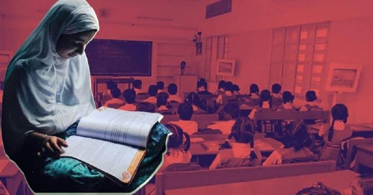 2020-21ல் கல்வி ஆண்டில் 1.79 லட்சம் முஸ்லீம் மாணவர்கள் உயர்கல்வியில் இணைவது குறைந்துள்ளது.